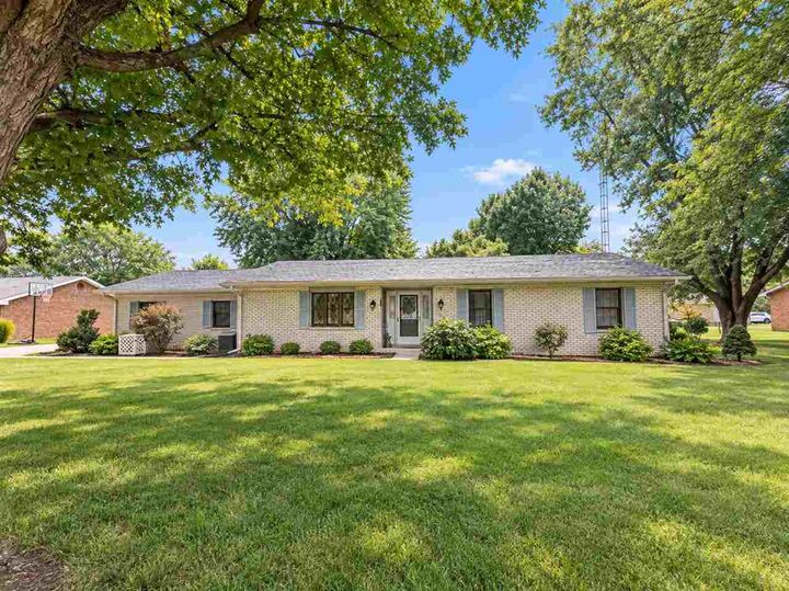 Property Photo:  605 Colony Dr  IN 47331 