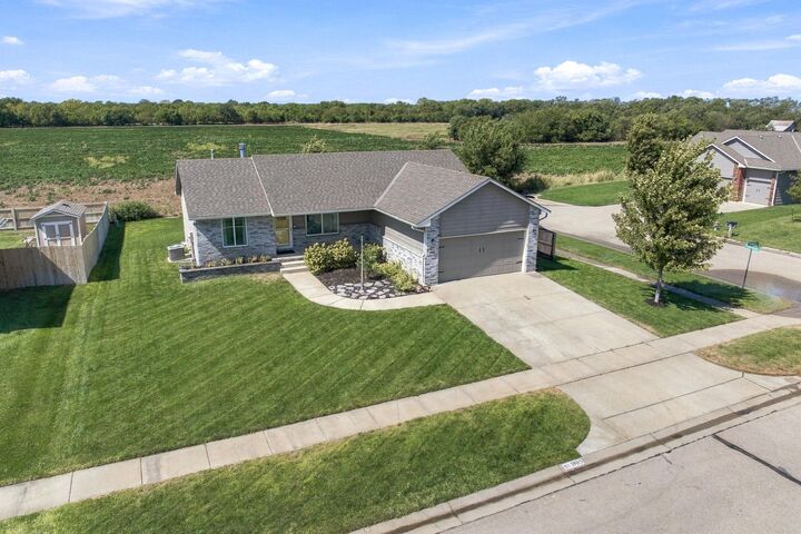 Property Photo:  1905 N Kentucky Ln  KS 67235-1249 