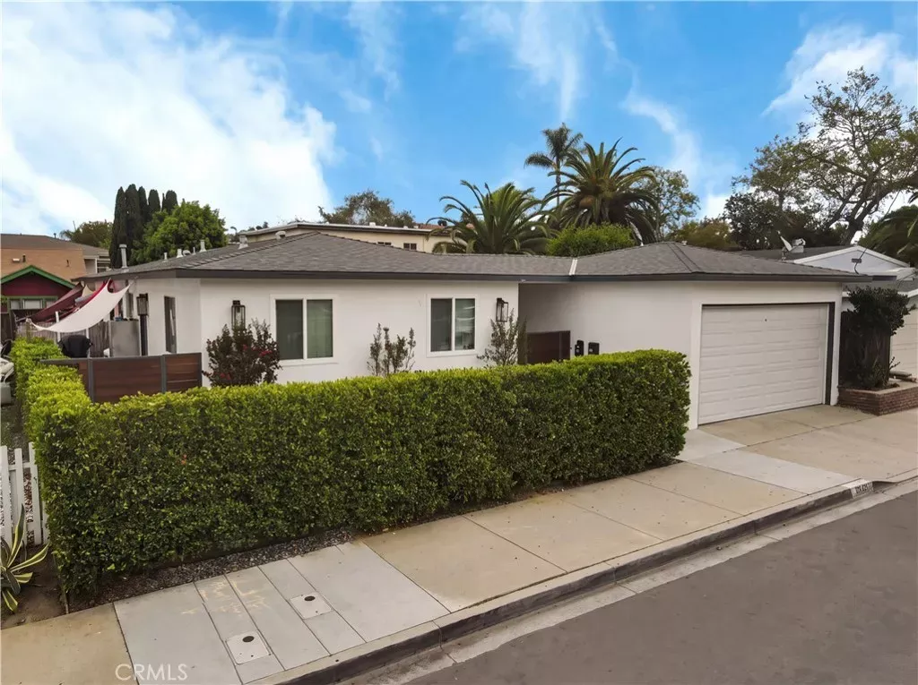 Property Photo:  4409 E 10th Street  CA 90804 