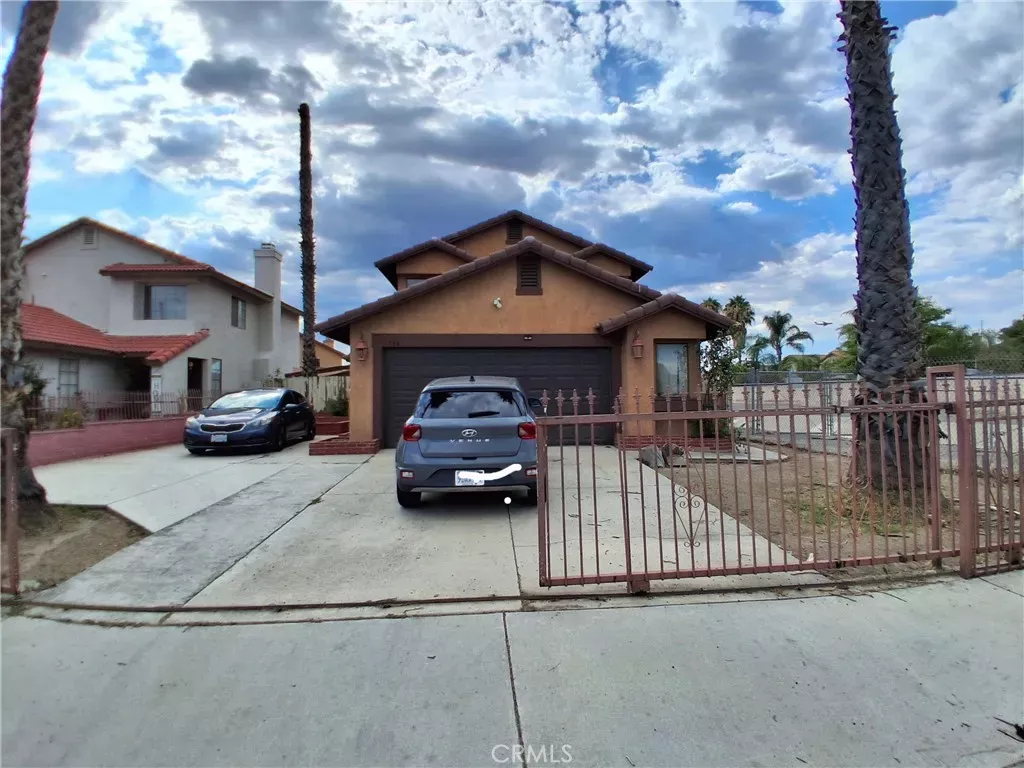 Property Photo: 1796 Wilson CA 92571