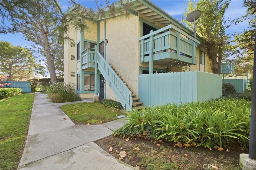 Property Photo:  20435 S Vermont Avenue 7  CA 90502 