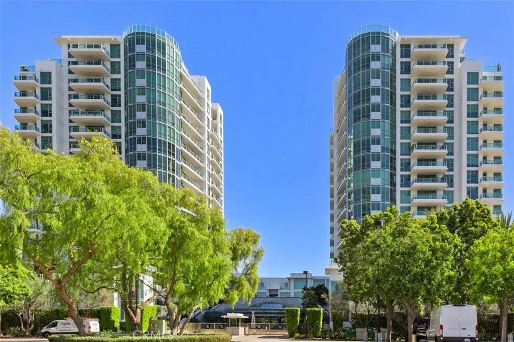 Property Photo:  3131 Michelson 1601  CA 92612 