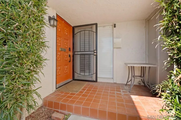 Property Photo:  6960 Caminito Curva  CA 92119 