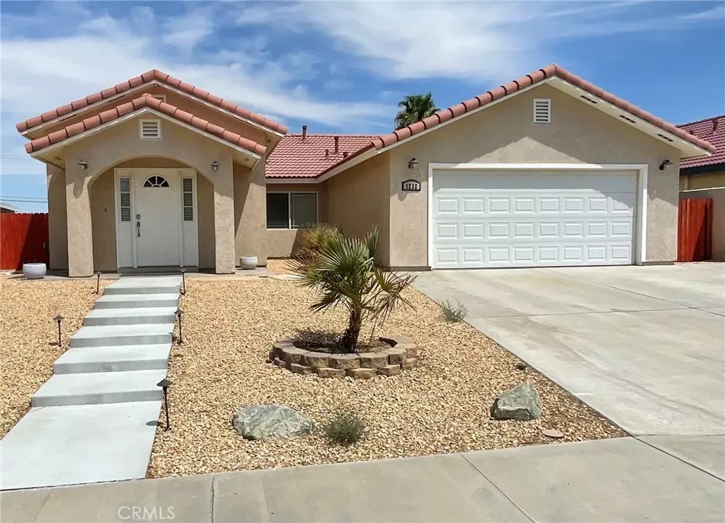 Property Photo: 1232 Beasley CA 93555