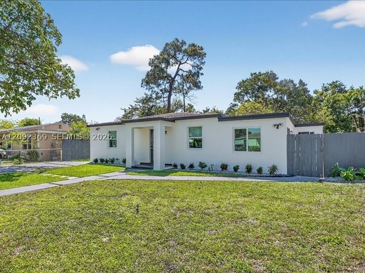 Property Photo:  1010 NE 138th St 1  FL 33161 