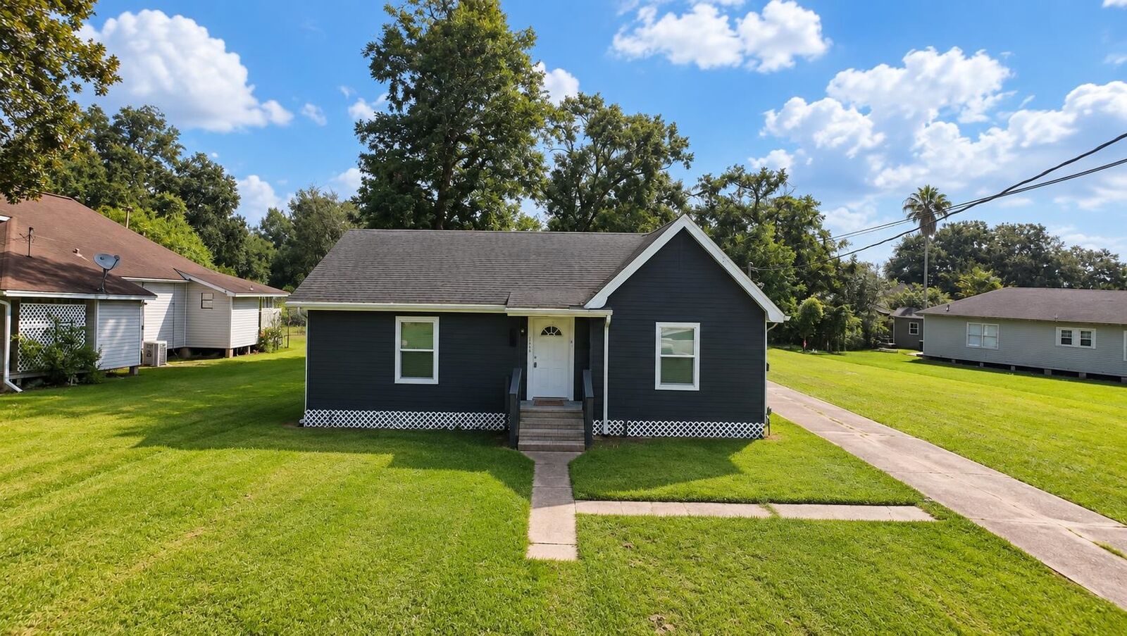 Property Photo: 4608 McKinley Ave TX 77619