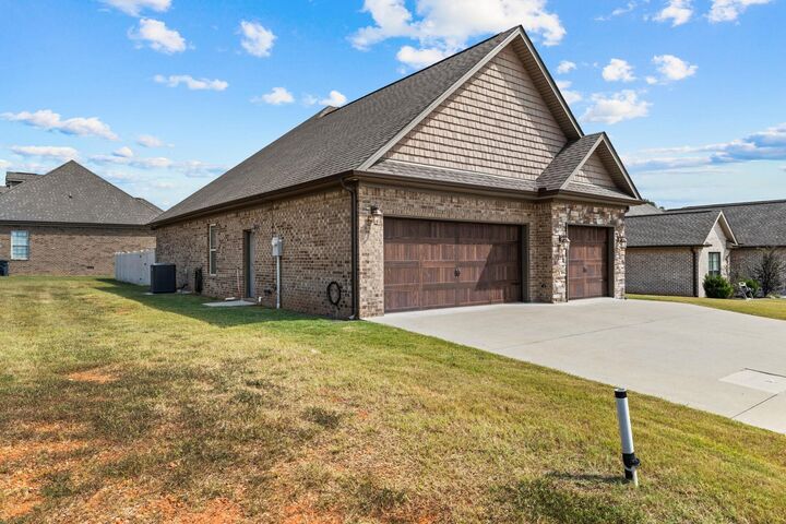 Property Photo: 723 Karah Avery Ave AL 35652