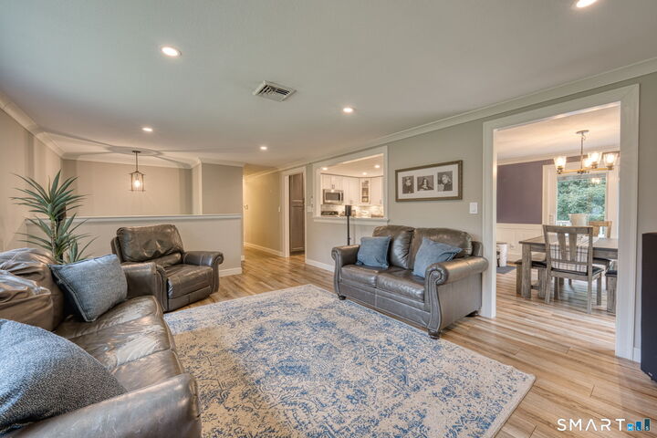 Property Photo:  128 Westerly Terrace  CT 06067 