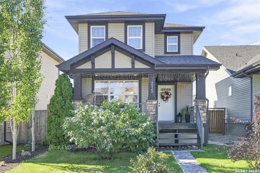 Property Photo:  215 Coad Manor  SK S7R 0A7 