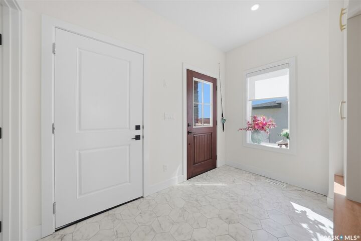 Property Photo:  559 Kalra Street  SK S7W 1E7 
