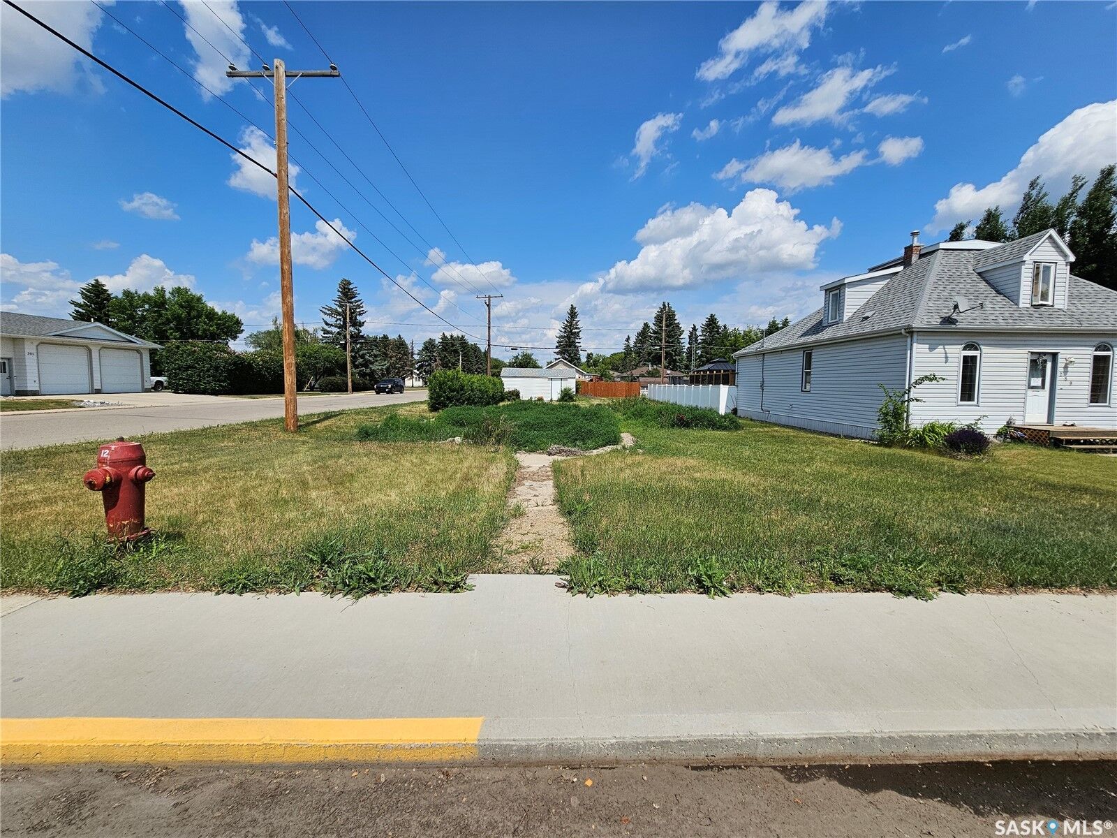 Property Photo:  297 2nd Avenue W  SK S0K 4L0 