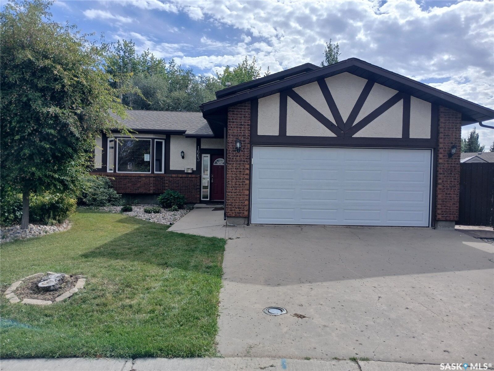 Property Photo:  1663 Shattuck Bay N  SK S4X 4G6 