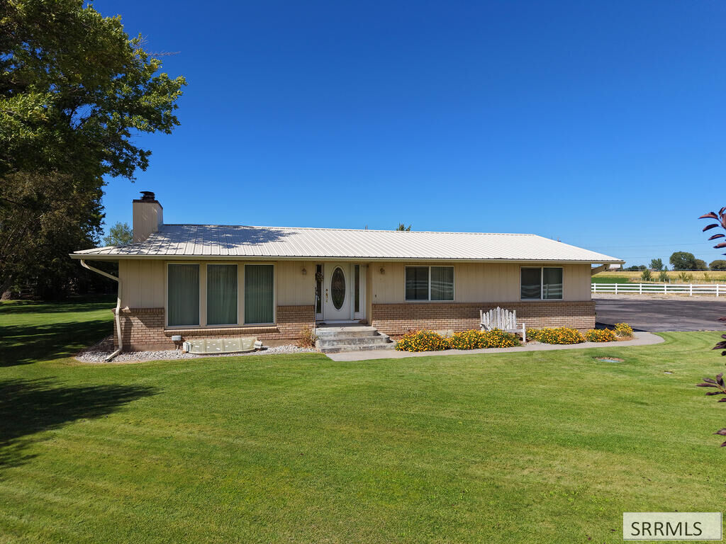 Property Photo:  970 E 800 N  ID 83274 