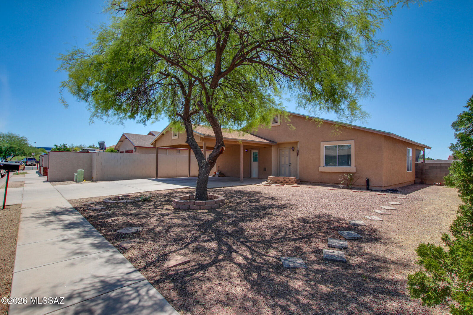 Property Photo: 247 W Placita Casas Bonitas AZ 85706