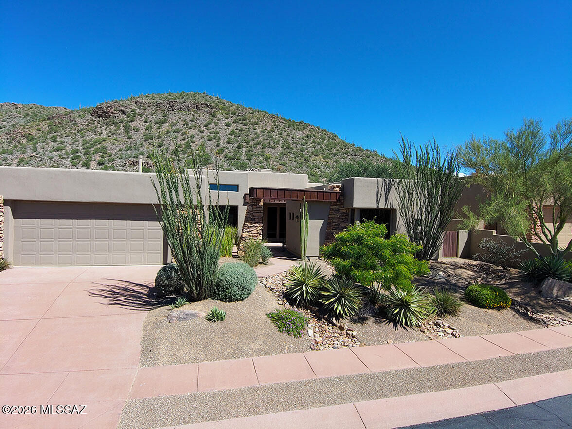 Property Photo: 5621 W Silent Wash Place AZ 85658