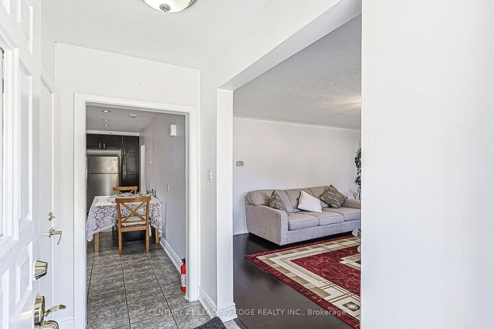Property Photo: 246 Ellington Drive ON M1R 3Y4