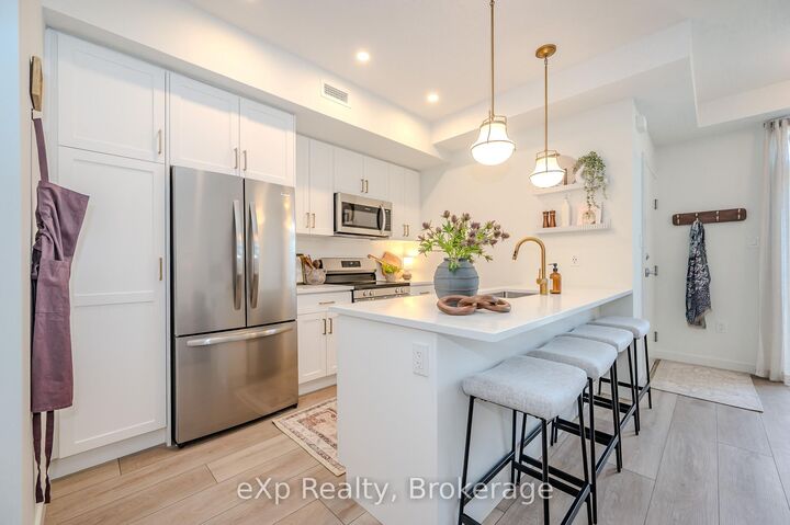 Property Photo:  824 Woolwich Street 72  ON N1H 1G8 