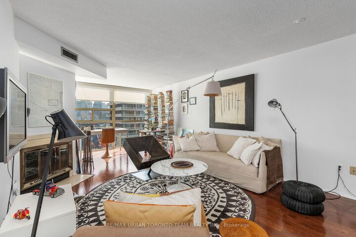 Property Photo:  705 King Street W 1903  ON M5V 2W8 