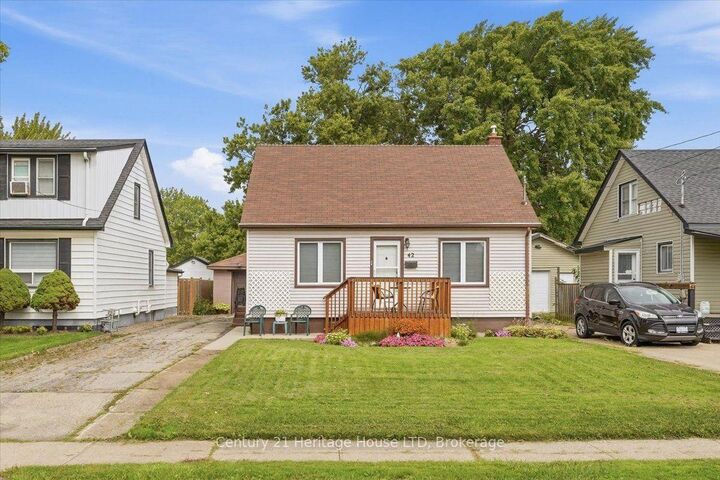 Property Photo:  42 Lincoln Street  ON L3C 5J1 