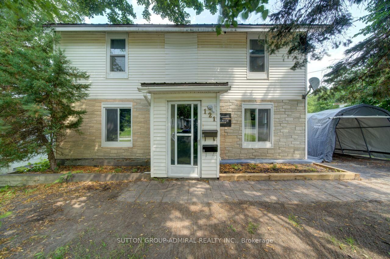 Property Photo:  121 Seventh Street Upper 2 Floors  ON L4R 3Y9 