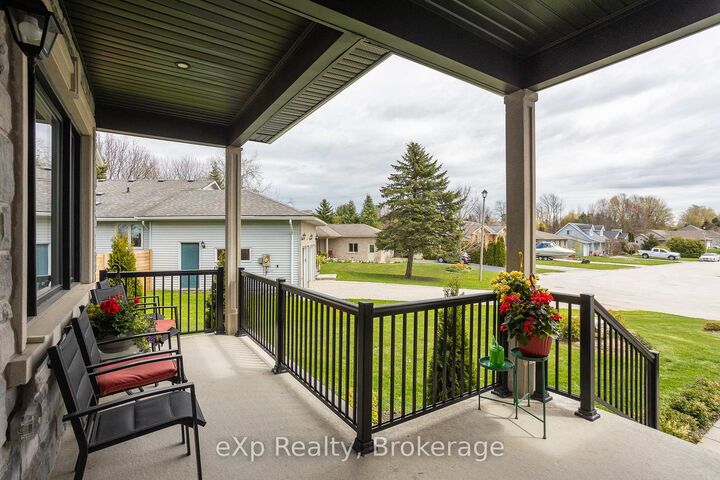 Property Photo:  43 Country Crescent  ON N4L 1L7 