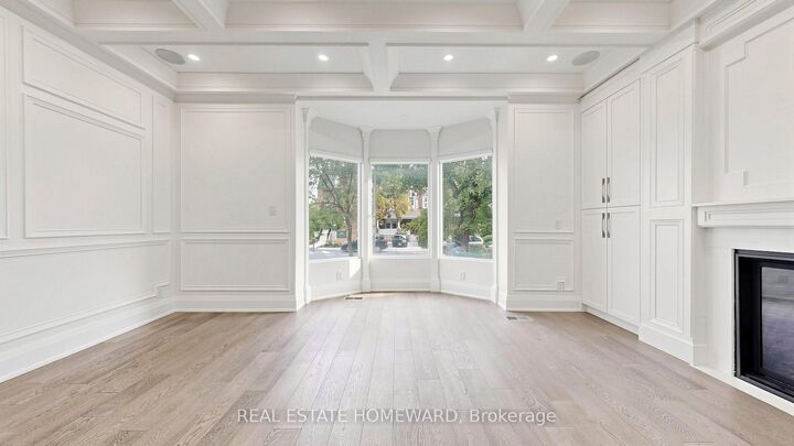 Property Photo:  124 Kendal Avenue  ON M5R 1L9 