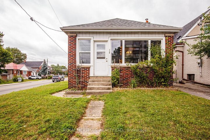 Property Photo:  758 Jane Street  ON M6N 4B9 