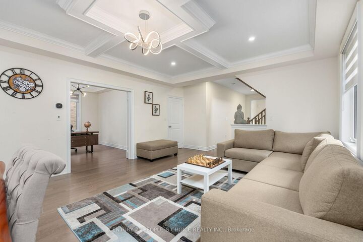 Property Photo:  64 Coldwell Bay Circle Upper  ON L4H 5E9 