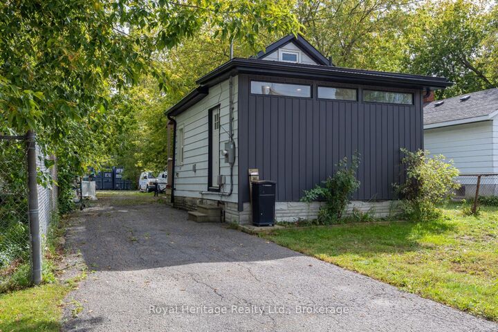Property Photo:  203 Valencia Road  ON L1J 1P2 
