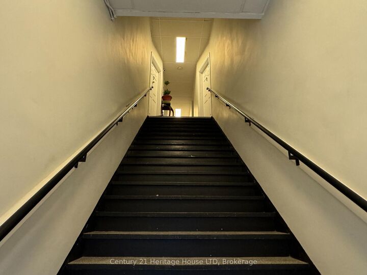 Property Photo:  40 Jarvis Street 4  ON L2A 2S5 