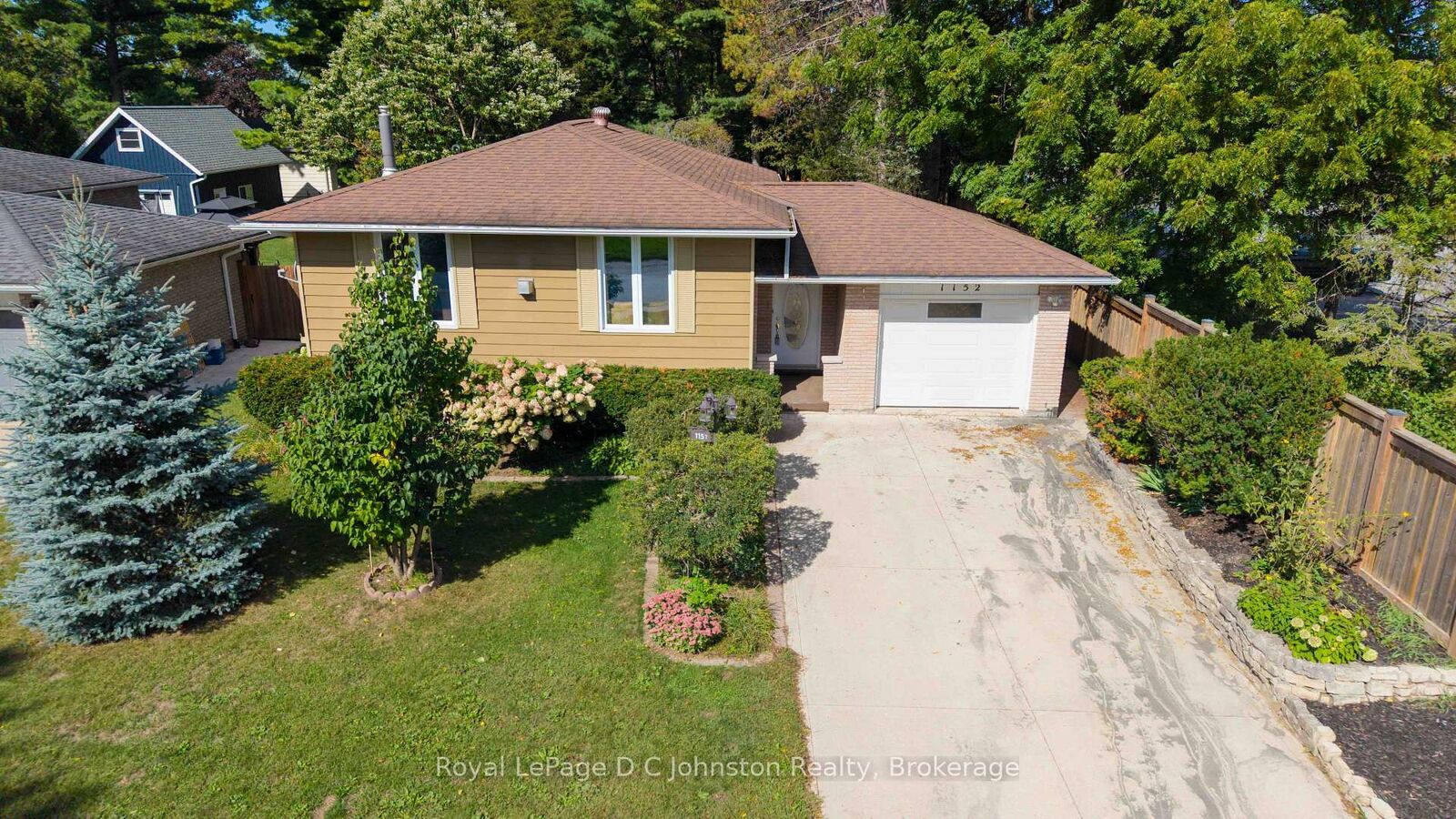 Property Photo:  1152 Wellington Street  ON N0H 2C3 