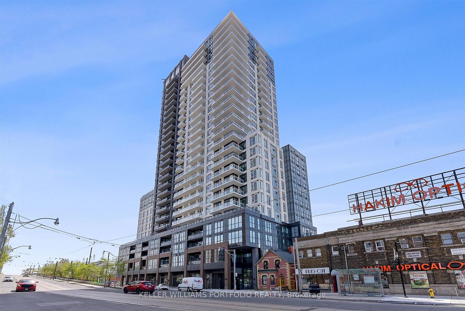 Property Photo:  286 Main Street 811  ON M4C 0B3 