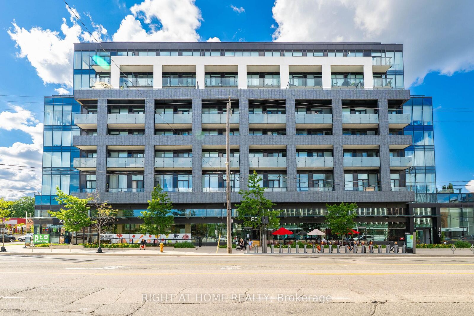 Property Photo:  4208 Dundas Street W 414  ON M8X 1Y6 