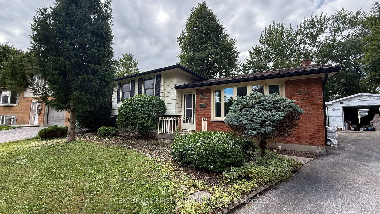 Property Photo:  80 Rollscourt Place  ON N6G 1M2 