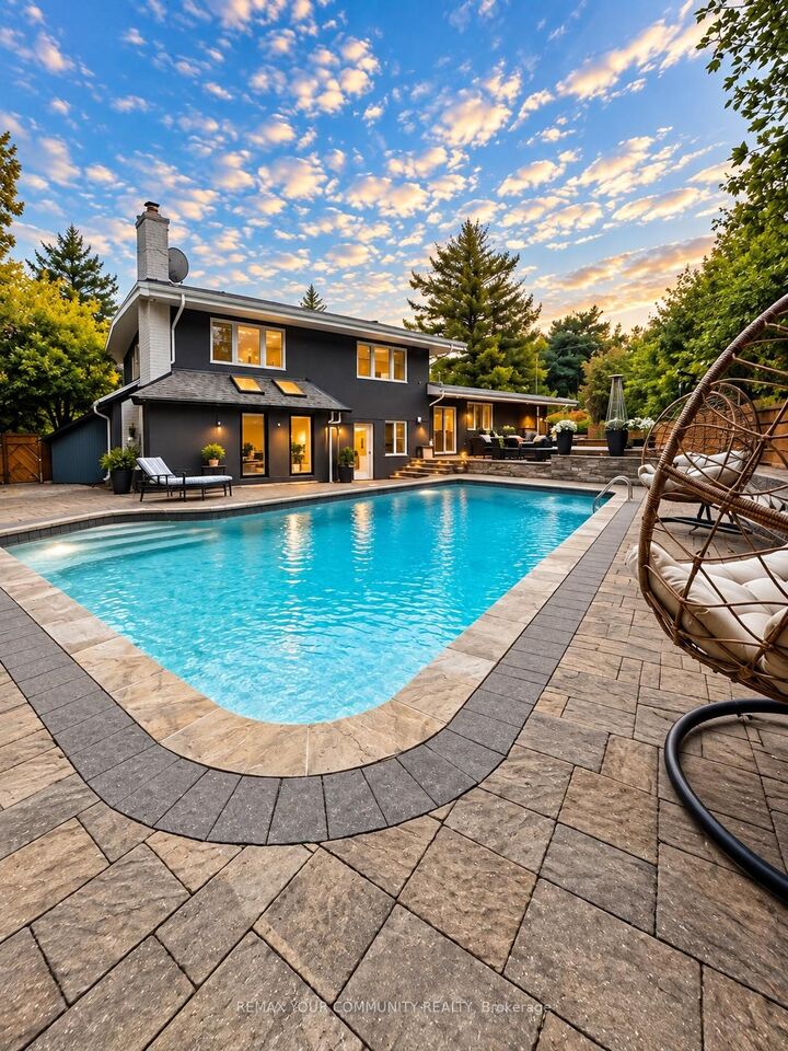 Property Photo:  27 Artinger Court  ON M3B 1J9 