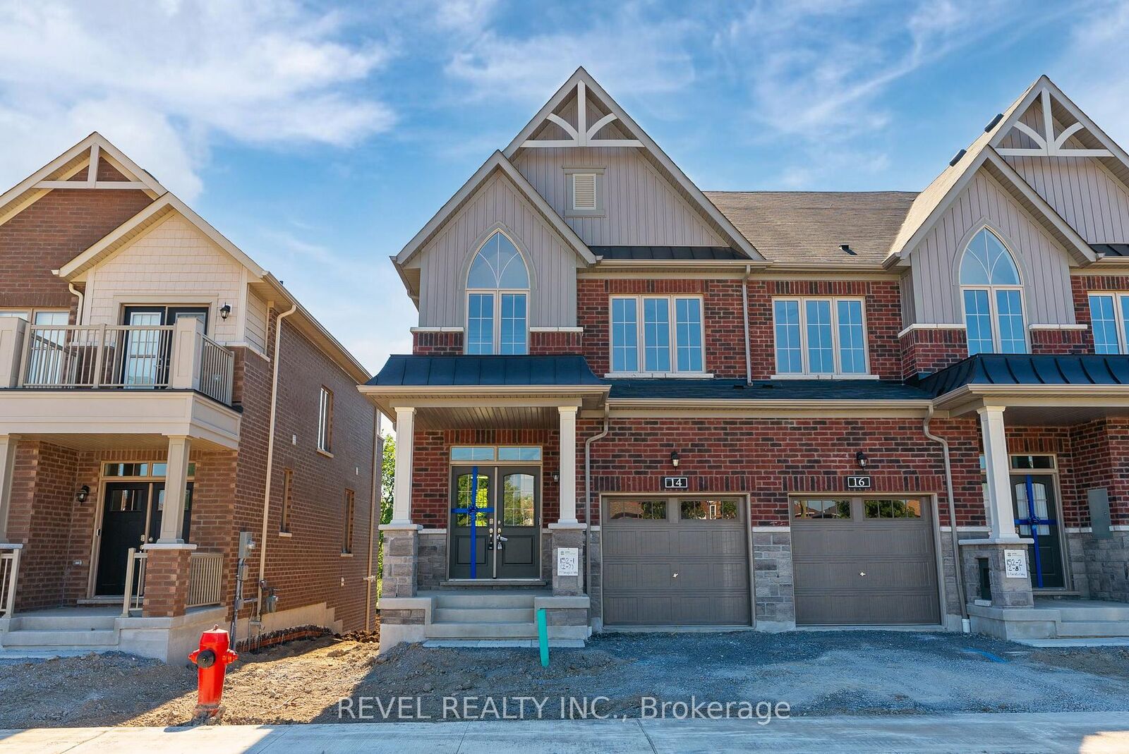 Property Photo:  14 Paradise Way  ON L1R 0R7 