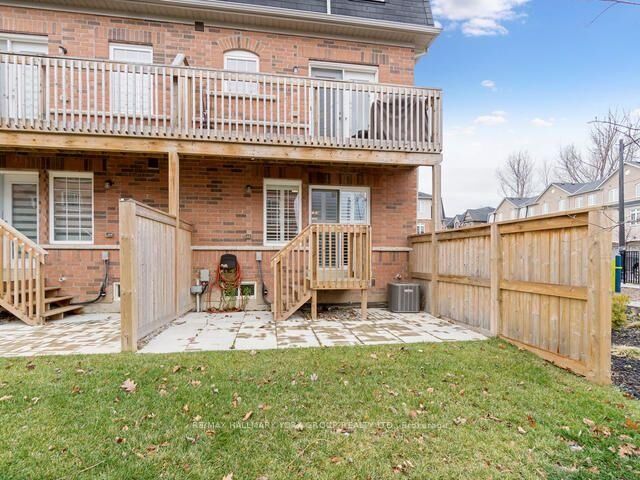 Property Photo:  1133 Haig Boulevard E 7  ON L5E 2M6 