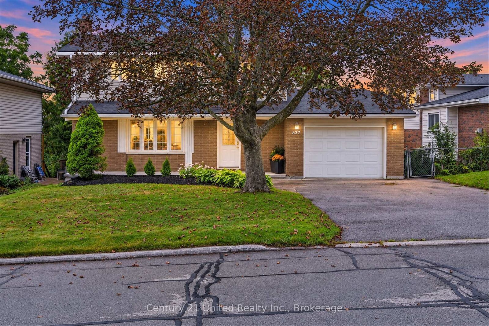 Property Photo:  537 Montcalm Drive  ON K9H 6S9 