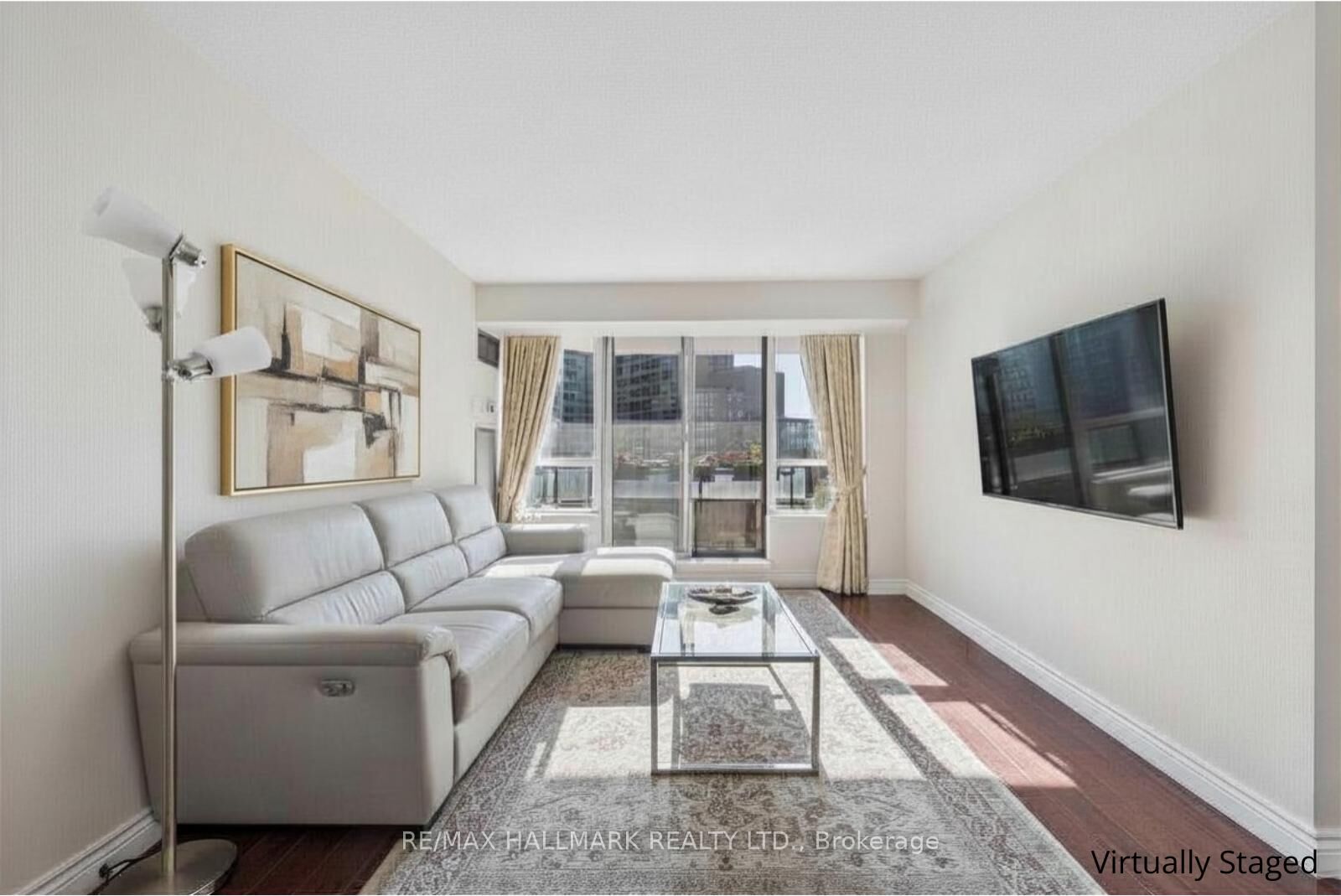 Property Photo:  81 Townsgate Drive 512  ON L4J 8E6 