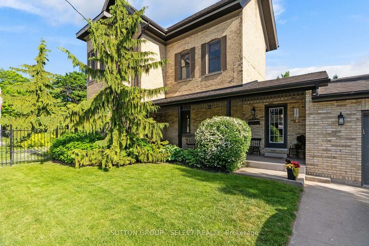 Property Photo:  431 Albert Street  ON N0M 1S1 