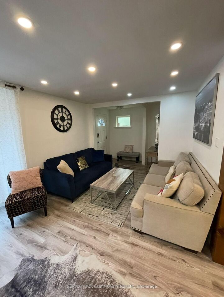 Property Photo:  