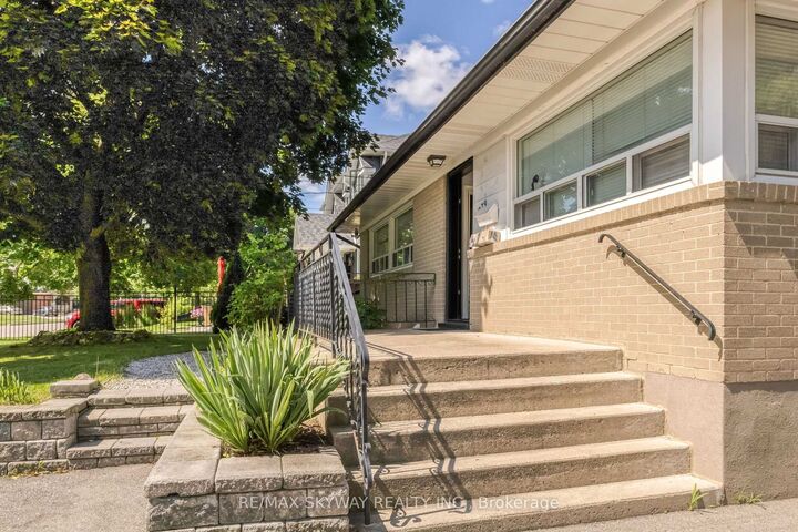 Property Photo:  279 Elmwood Crescent Upper  ON L9T 1C3 