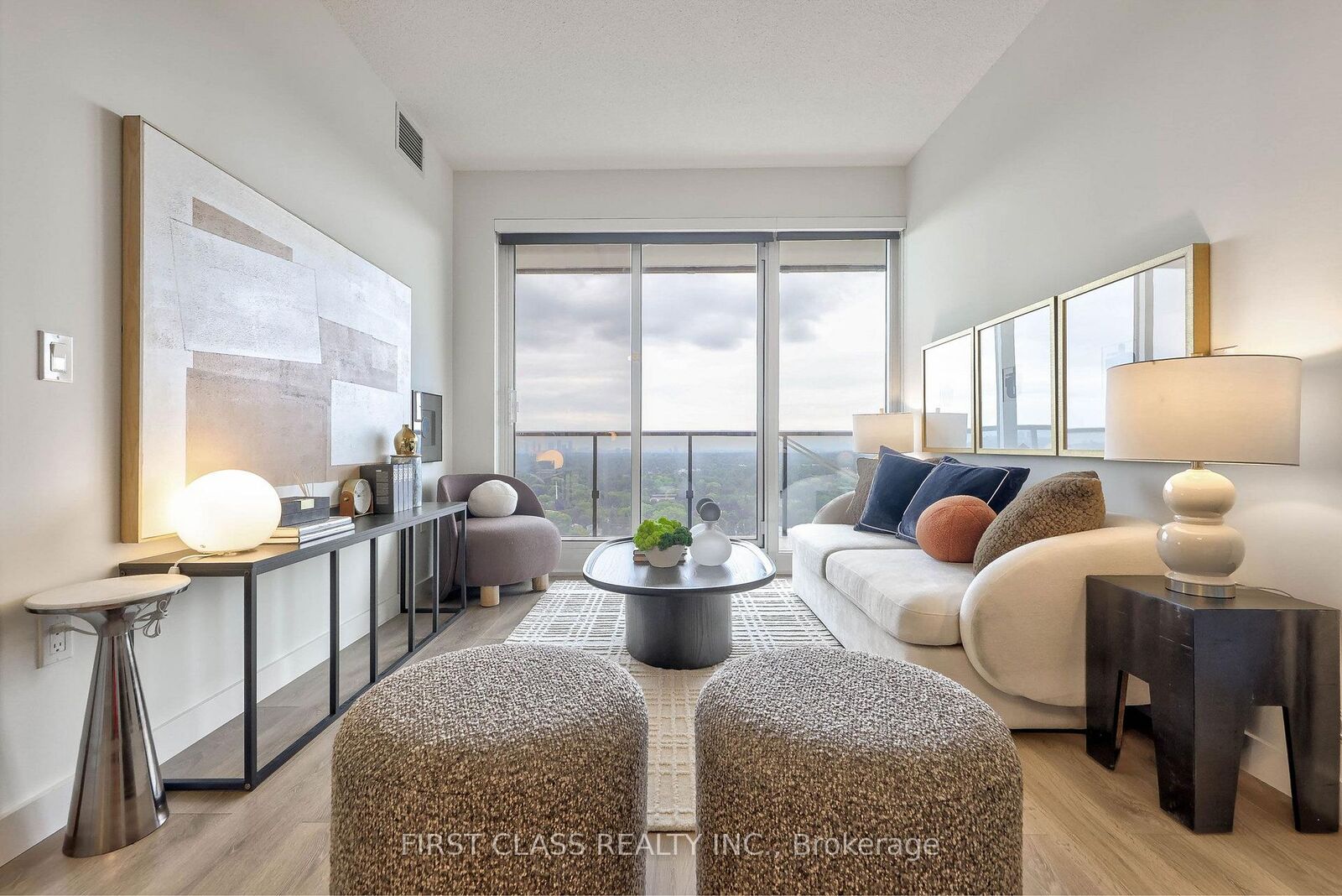 Property Photo:  85 McMahon Drive 2902  ON M2K 0H1 