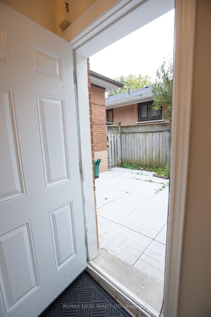 Property Photo:  387 Crosby Avenue Basement  ON L4C 2R8 