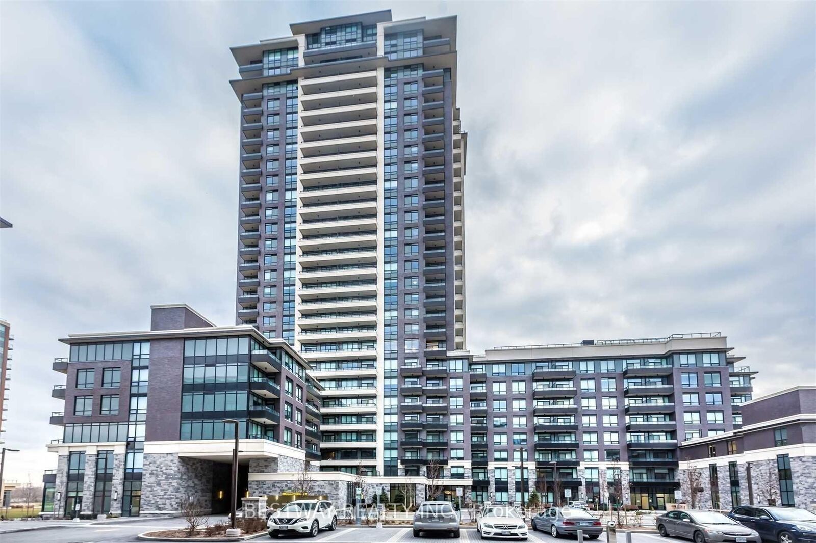 Property Photo:  15 Water Walk Drive 629  ON L6G 0G2 