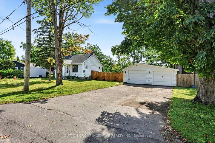Property Photo:  381 David Street E  ON P1P 1L9 
