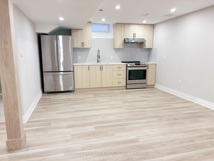 Property Photo:  18 Halldorson Avenue  ON L4G 7Z2 