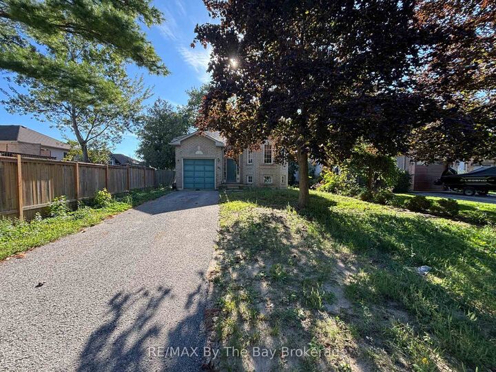 Property Photo:  184 Dyer Drive  ON L9Z 1L9 