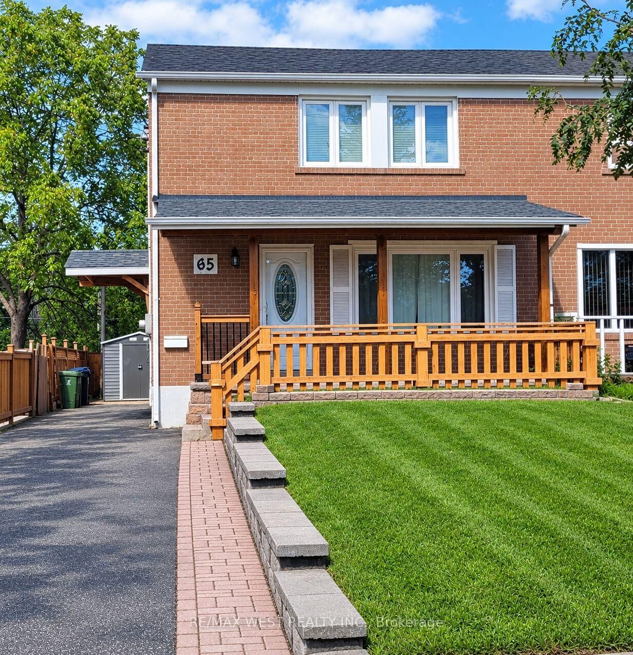 Property Photo:  65 Clapperton Avenue Upper  ON M1L 4K7 