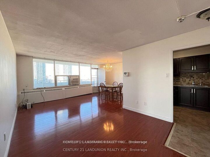 Property Photo:  10 Parkway Forest Drive 1702  ON M2J 1L3 